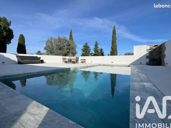 Villa 7 pièces 280 m²