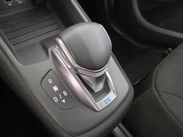 Renault Zoé zoe r110 - 22b — photo 35