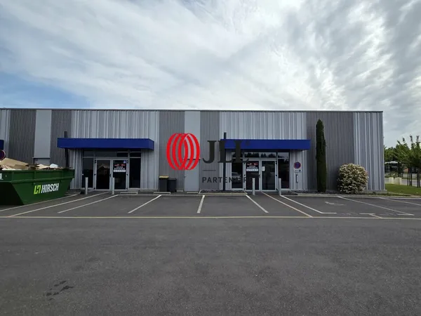 Local commercial 158 m²