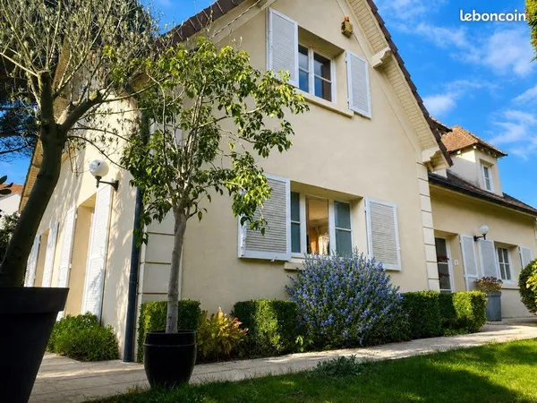 Maison contemporaine 195m2 coeur Montmorency - ville familiale dynamique et avec la forêt à deux pas