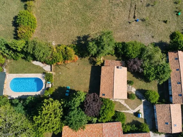 Belle Opportunité : Ensemble De 4 Gîtes Avec Piscine Chauffée