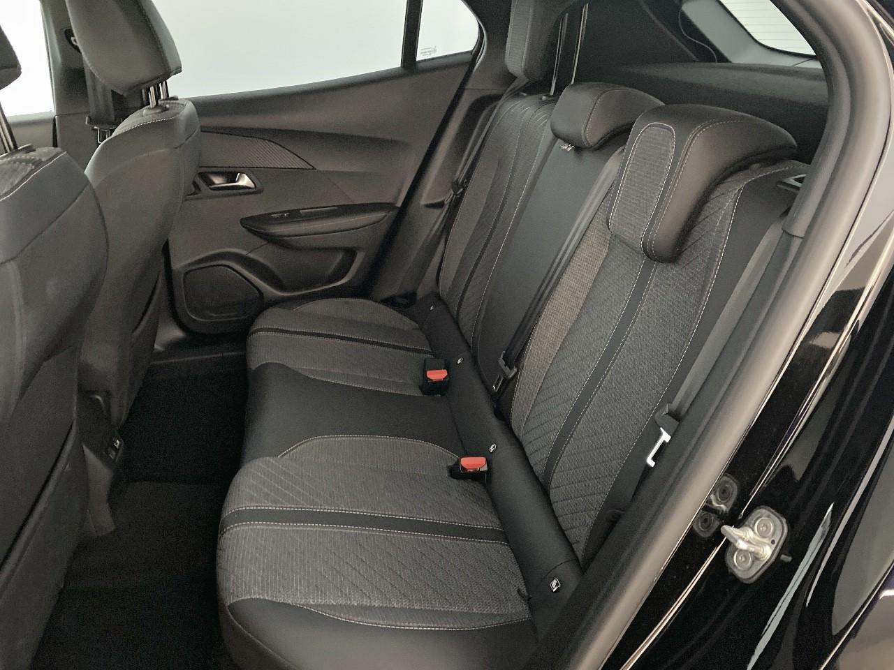 Peugeot 2008 hybrid 145 ch e-dcs6 allure — photo 10