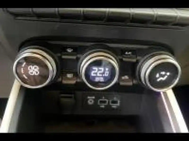 Renault Clio 1.0 tce 90ch techno — photo 11