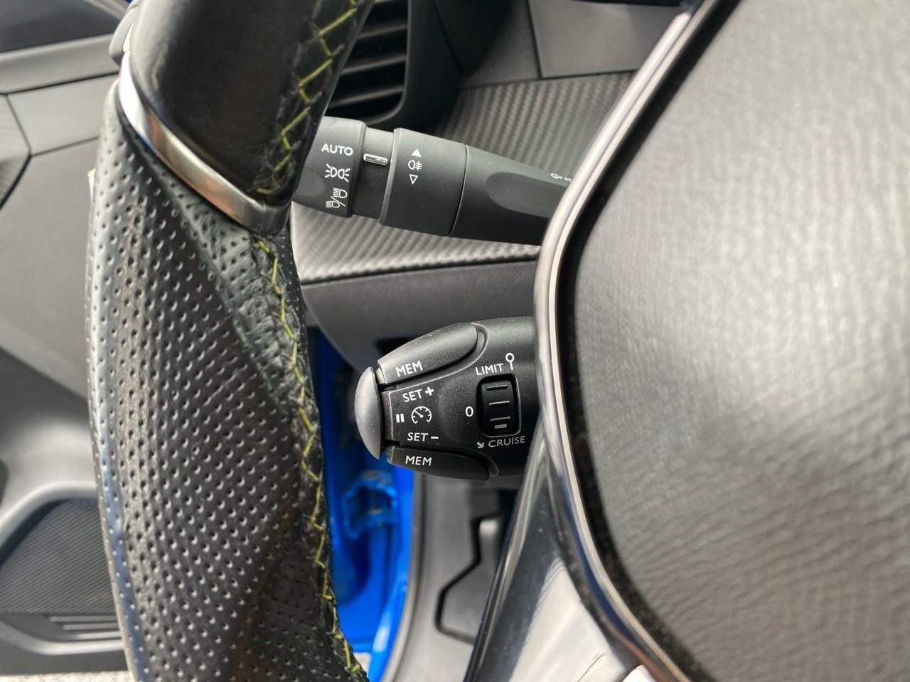 Peugeot 208 1.5 bluehdi 100ch s&s gt line — photo 27