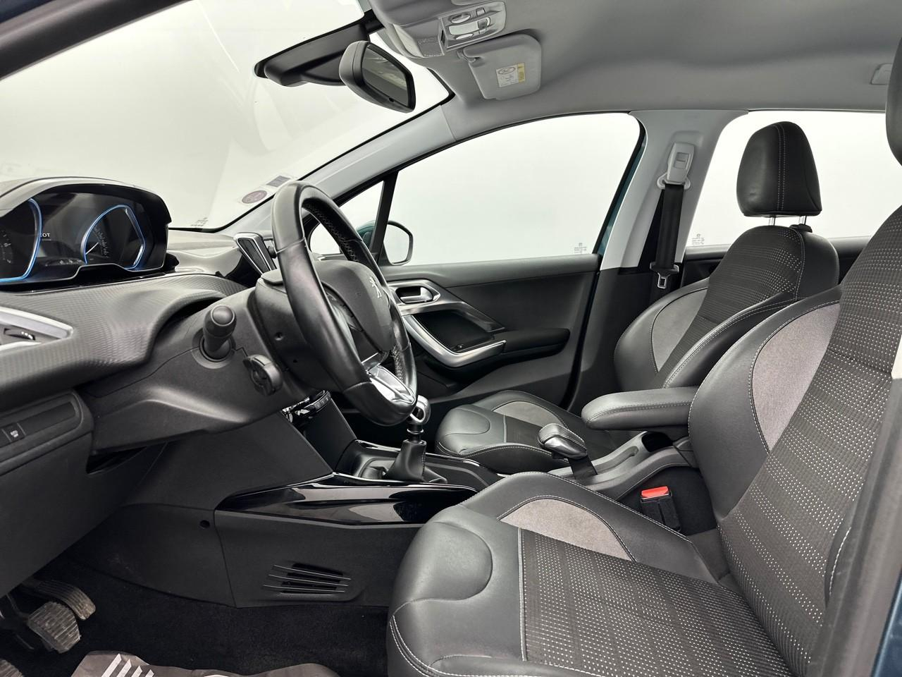 Peugeot 2008 puretech 130ch s&s bvm6 allure — photo 9