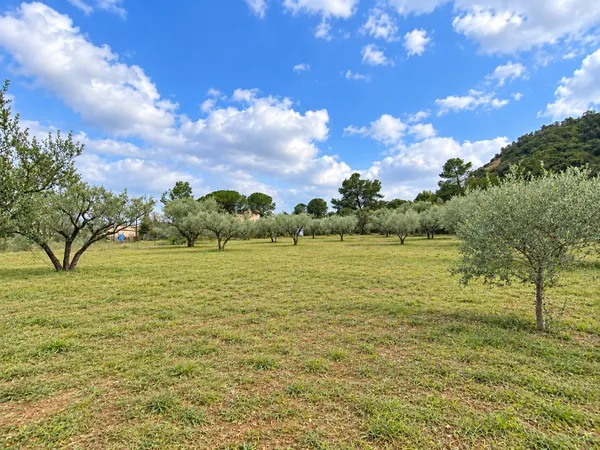 Terrain 500 m²