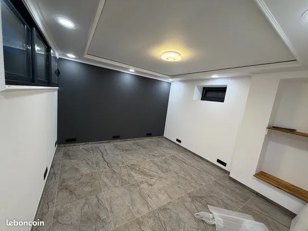 Location Bureau professionnel cuisine parking terrain