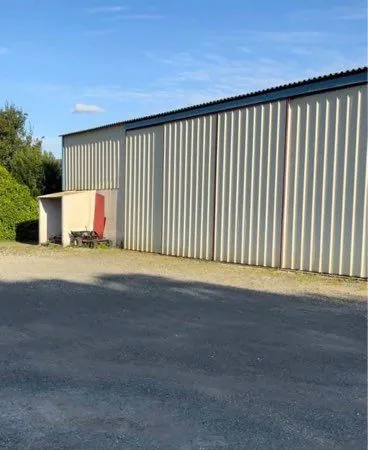 Location hangar