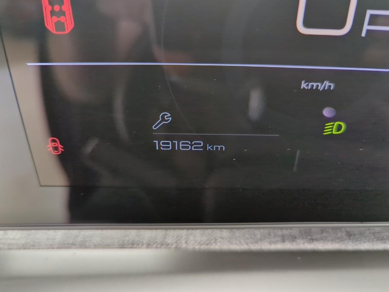 Peugeot 5008 hybrid 145 ch e-dcs6 gt — photo 24