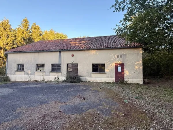 Bien immobilier de rendement Vente Rochechouart 30000€