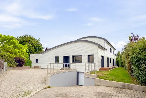 Maison 7 pièces 280 m²