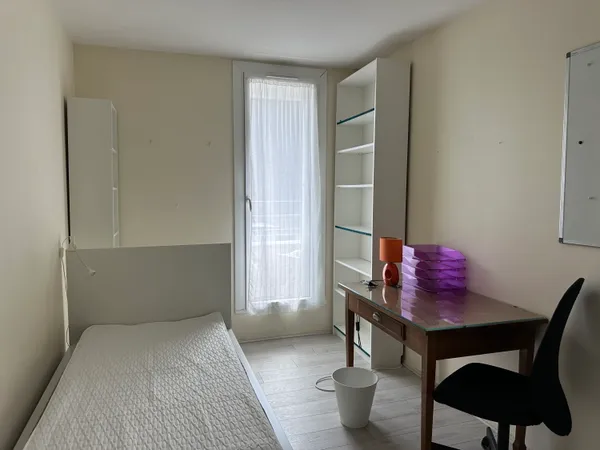 Propose colocation appartement 87m² Tours - Chambre meublée