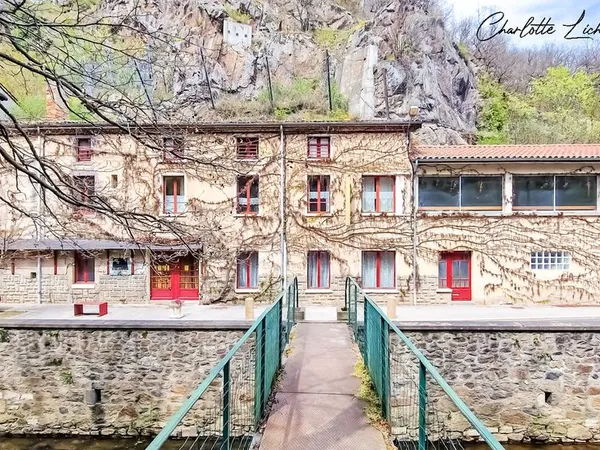 Maison 32 pièces 1005 m²