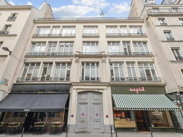 Bureaux 590 m²