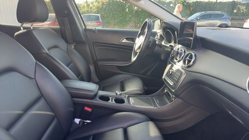 Mercedes Classe GLA 180 CDi 109 7G-DCT - Sensation – 2018 – 85614 km – Diesel – Boîte Automatique — photo 8
