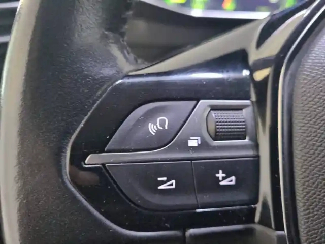 Peugeot 208 puretech 100 s&amp;s bvm6 — photo 18