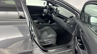 Toyota C-Hr 1.8 Hybride 122ch Design Ultimate E-CVT — photo 15