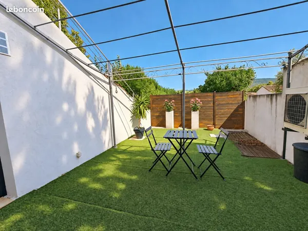 Appartement T3 61 m2 + Terrasse 27 m2