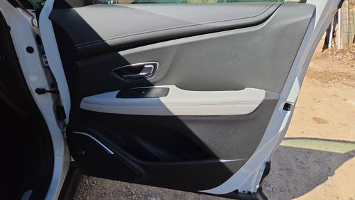 Renault Scenic 1.6 dCi 160 EDC6 - Edition One – 2016 – 138394 km – Diesel – Boîte Automatique — photo 38