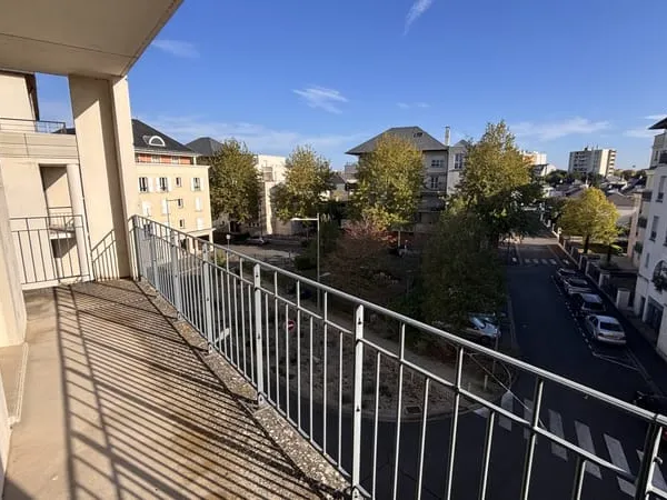 10 RUE DE LA TOUE - LIBRE DE SUITE