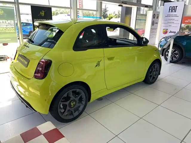 Abarth 500 e 155 ch — photo 2