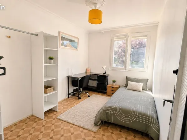 1 chambre meublée