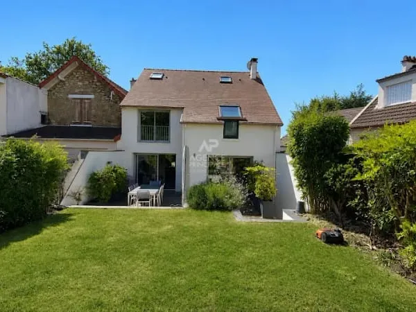 Maison 6 pièces 151 m²