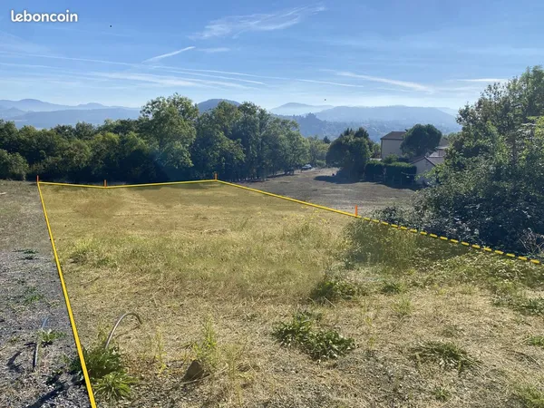 Terrain à bâtir - 1 800 m² - Coubon