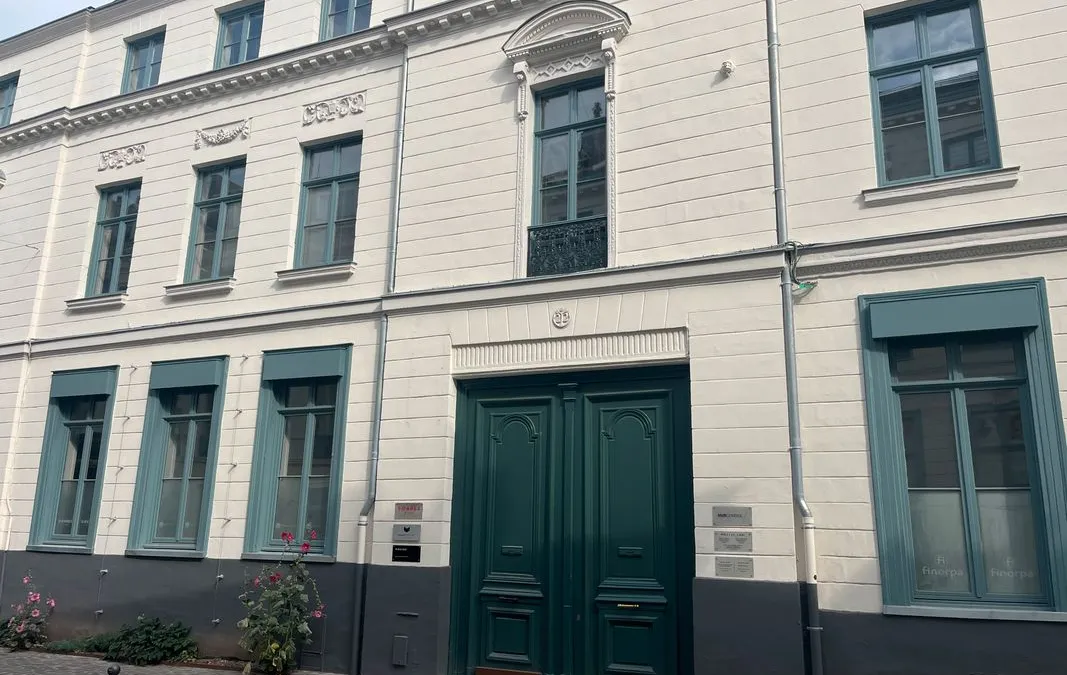 Photo 1