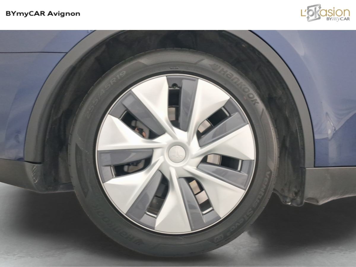 Tesla MODEL Y Standard RWD — photo 19