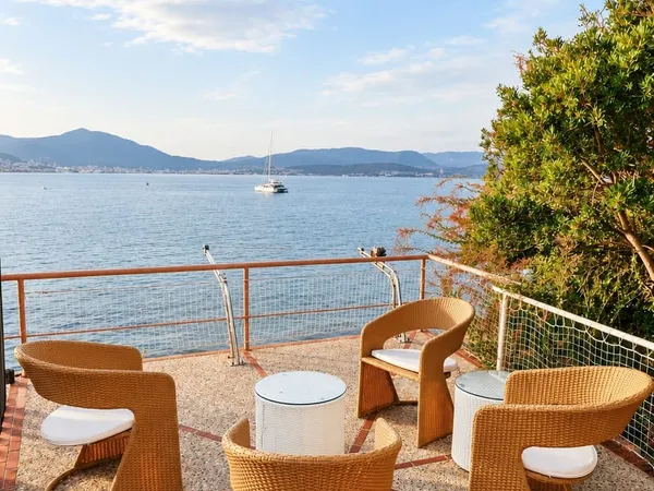 Maison 8 pièces 317 m²