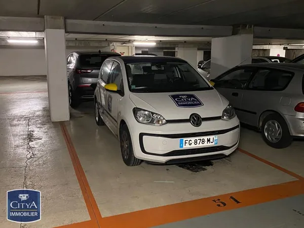 Stationnement Location Saint-Cyr-sur-Loire   50€