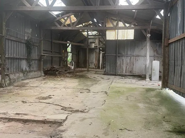Local d’activité et entrepôt Vente Montreuil-des-Landes 2p 900m² 500€