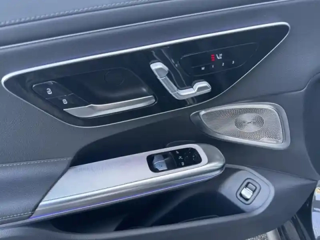 Mercedes Cle 220 d amg line coupé — photo 16