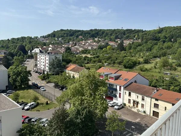 Très jolie apparemment avec vue panoramique..
