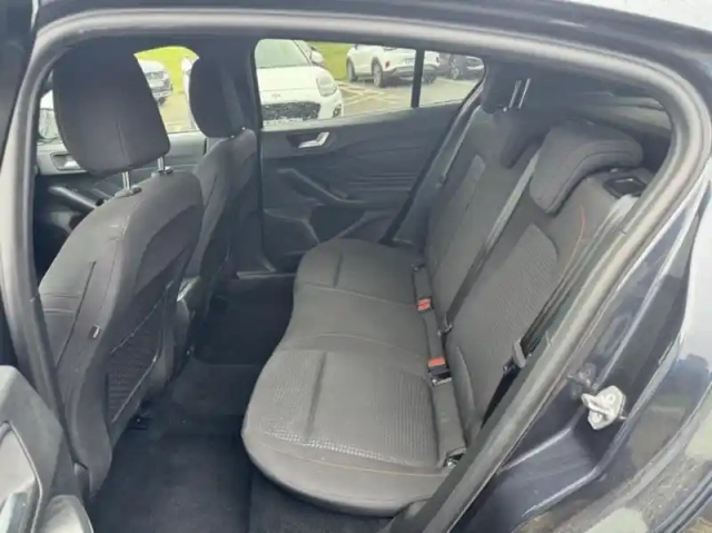 Ford Focus 1.0 ecoboost 125ch st-line — photo 9