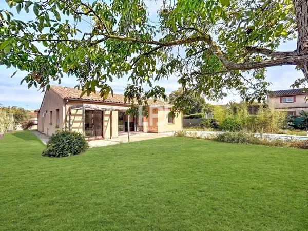 SAINT-SIMON - Maison de plain-pied avec piscine et jardin arboré
