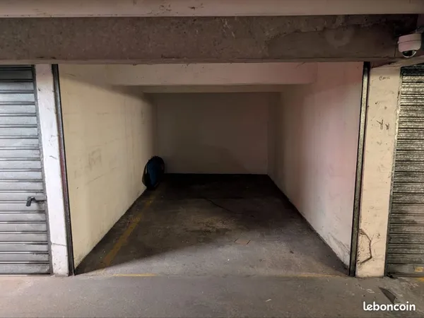 Box garage