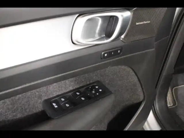 Volvo Xc40 t4 recharge 129 + 82ch plus dct 7 — photo 9