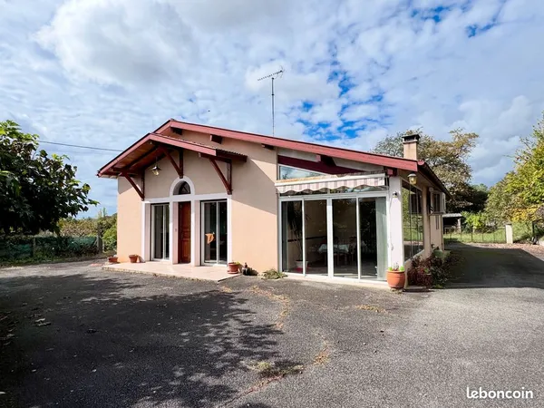 Maison d'habitation 3 chambres avec terrain de 2 657 m²