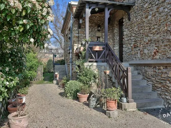 Maison 6 pièces 338 m²