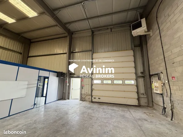 Entrepôt 322 m² Montataire