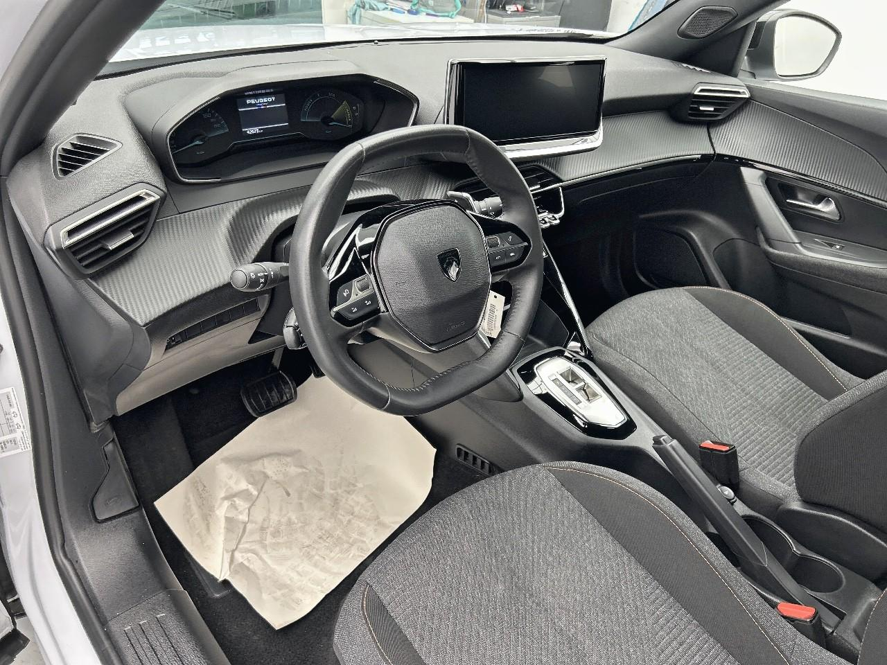 Peugeot 2008 hybrid 136 e-dcs6 style — photo 9