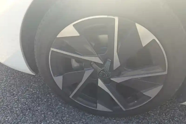 Peugeot 308 puretech 130ch s&amp;s eat8 — photo 12