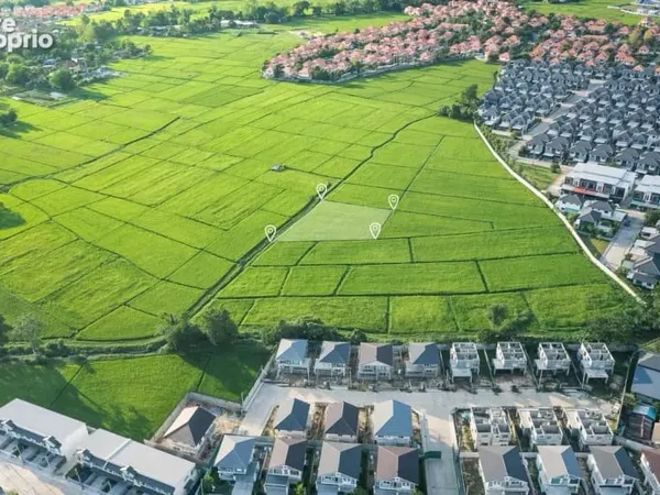 Terrain 1 295 m² à vendre à Saint-Sernin-Du-Bois (71200)
