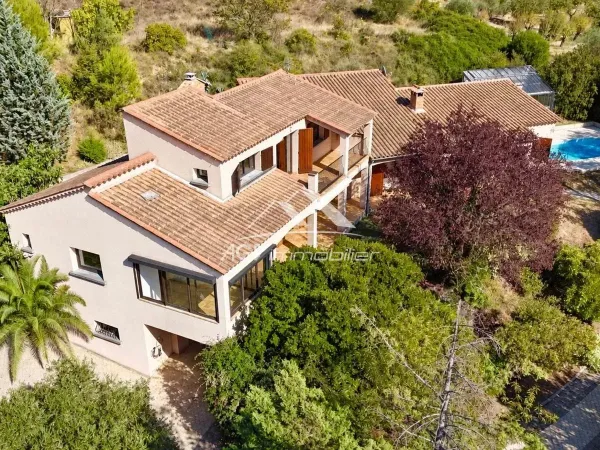 Propriété de 197 m² habitable sur environ 1600 m², vue imprénable