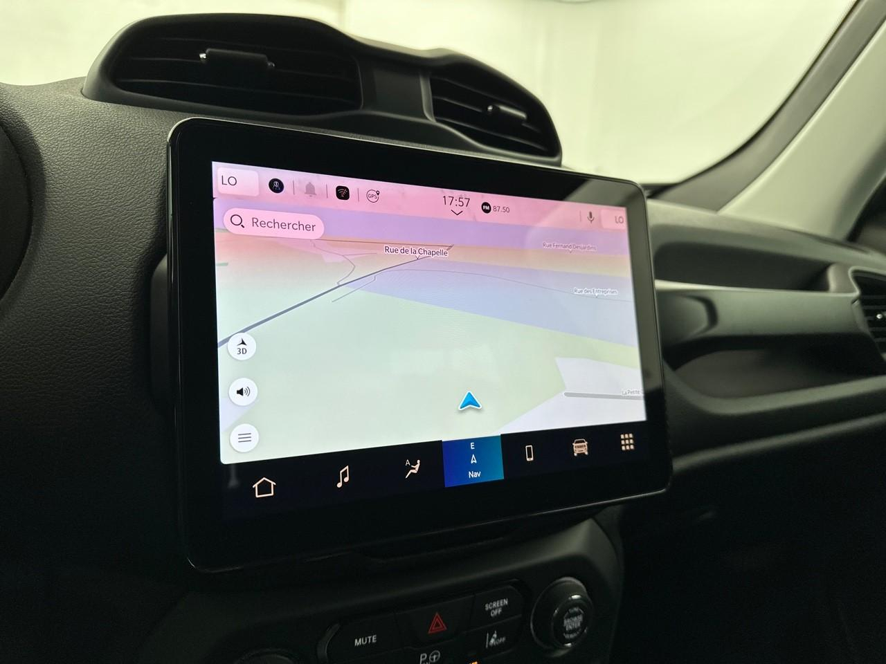 Jeep Renegade 1.5 turbo t4 130 ch bvr7 e-hybrid altitude — photo 10
