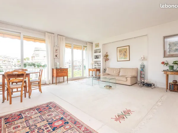 Appartement traversant baigné de lumière - 83 m² - 6e étage avec ascenseur