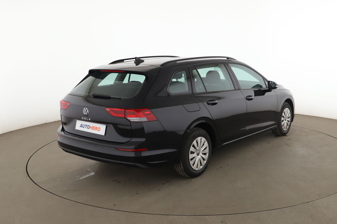 Volkswagen Golf VIII SW 1.0 TSI OPF BV6 — photo 5