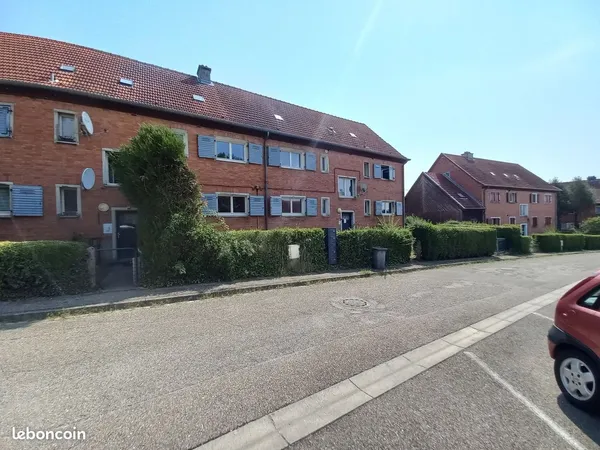 Location d'un F3 semi individuelle avec jardin Place Sainte Barbe Folschviller